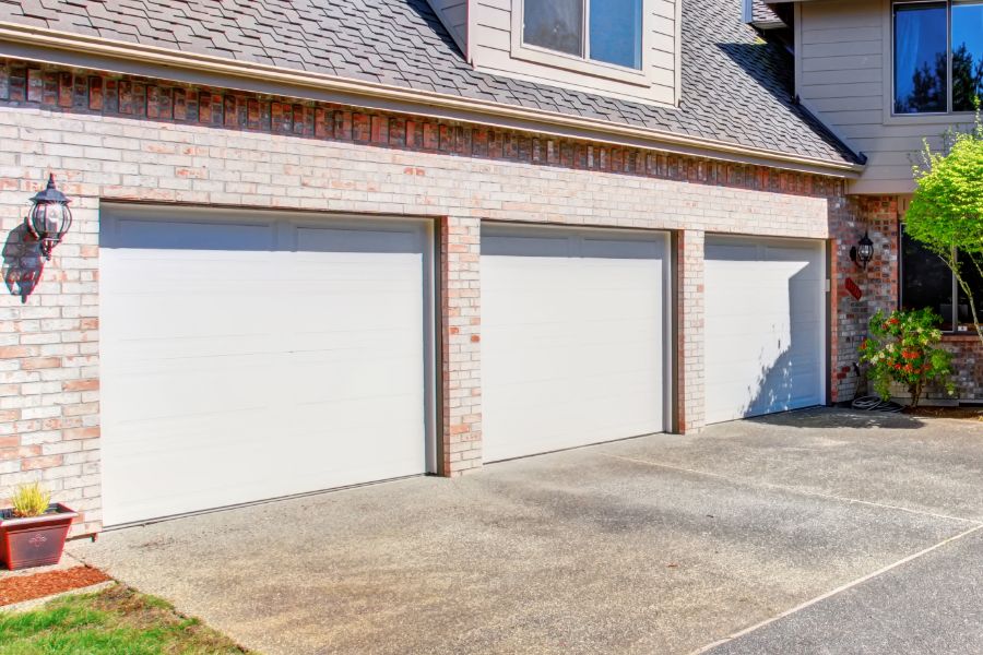 Residential garage door in Centreville VA representing Door Doctor repair and installation services