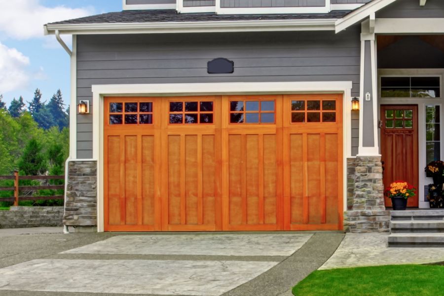 Reston VA home with updated garage door serviced by local company Door Doctor