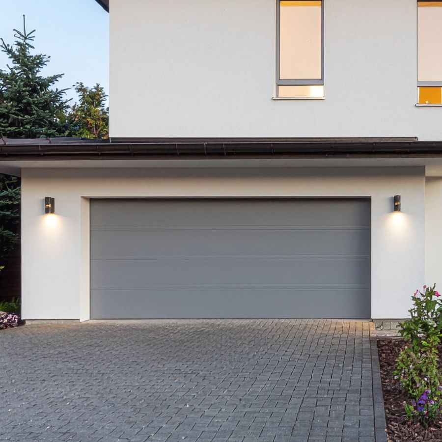 Arcola VA home with updated garage door serviced by local company Door Doctor
