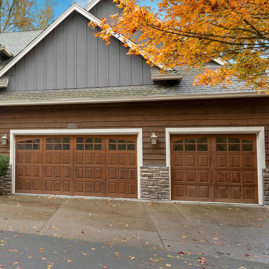 Clifton VA home with updated garage door serviced by local company Door Doctor

