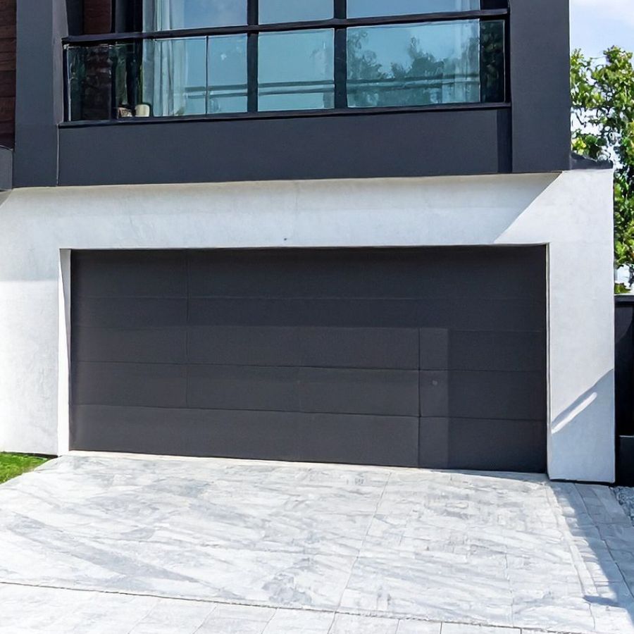  Fair Oaks home with updated garage door serviced by local company Door Doctor
