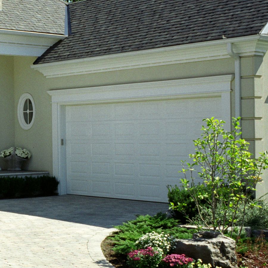 Prince William County VA home with updated garage door serviced by local company Door Doctor